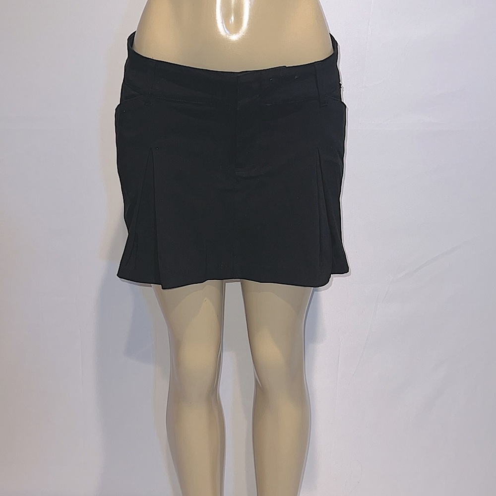 GUESS black pleated skirt! - Picture 2 of 3